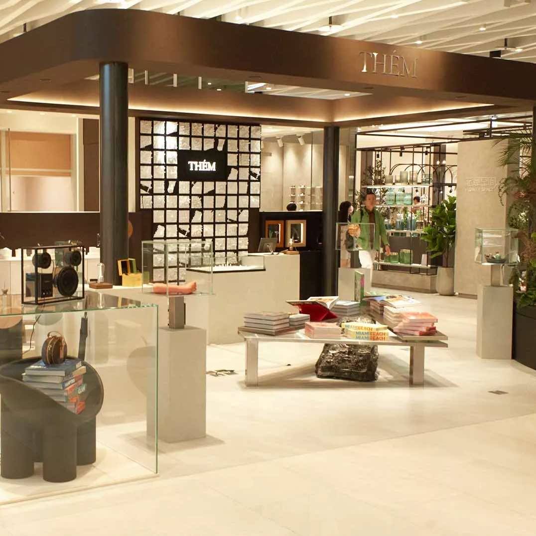 THEM-NOKE-front-desk-store-information.jpg_Kopie - CITYFRAMES